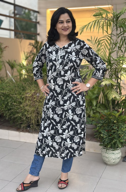 Pure Cotton Kurti in Straight Pattern Kalamkari Print - Black