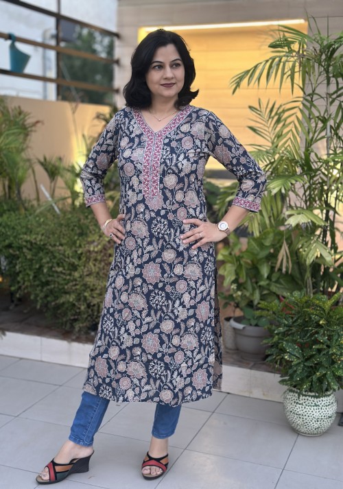 Pure Cotton Kurti in Straight Pattern Kalamkari Print - Indigo