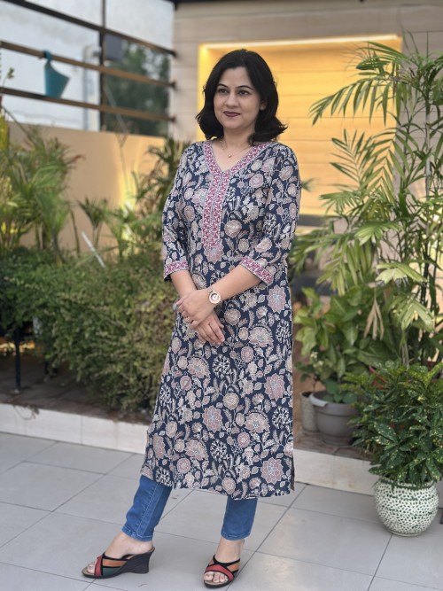 Pure Cotton Kurti in Straight Pattern Kalamkari Print - Indigo