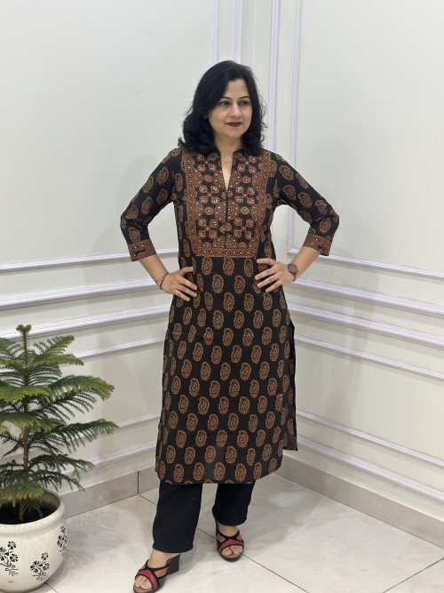 Pure Cotton Kurti in Straight Pattern Block Print - Black Rust