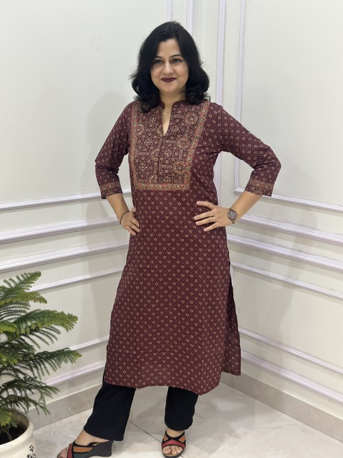 Pure Cotton Kurti in Straight Pattern Block Print - Maroon