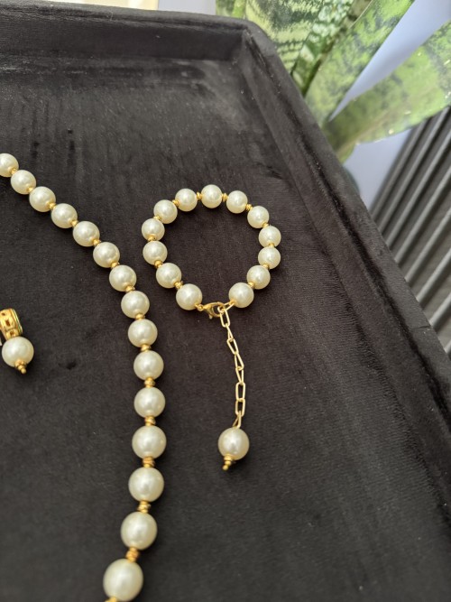 Anhad's White Shell Pearls - Necklace